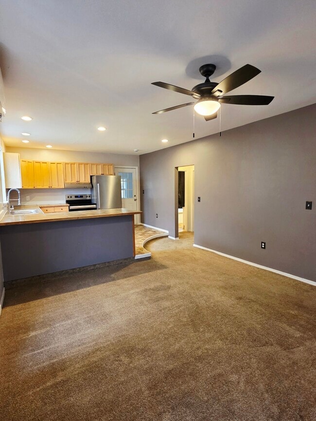 208 W Main Ave in Chewelah, WA - Building Photo - Building Photo