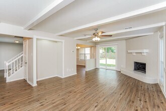 8431 Pines Pl Dr in Humble, TX - Building Photo - Building Photo