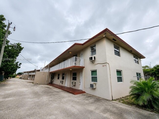 property at 2917 Plunkett St
