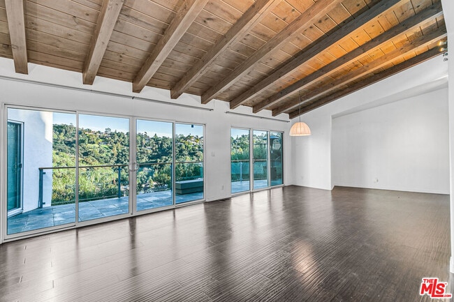 property at 3476 Troy Dr