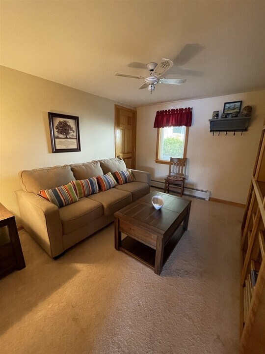 33 Woods Pond Dr in Bridgton, ME - Building Photo