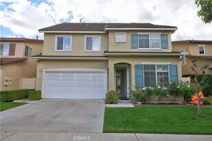 44 Pembroke in Irvine, CA - Building Photo