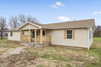 208 Pin Oak Ln in Billings, MO - Building Photo - Building Photo