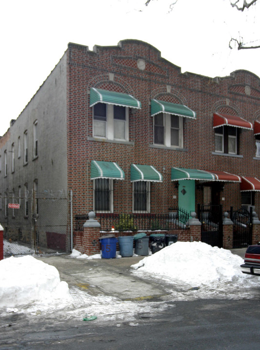 1605 Park Pl in Brooklyn, NY - Building Photo