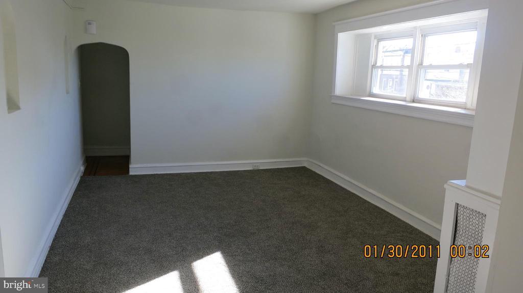 5370 Lebanon Ave in Philadelphia, PA - Building Photo
