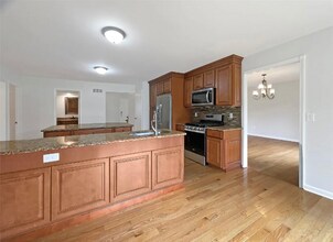 830 Dartmouth Dr in Rochester Hills, MI - Building Photo - Building Photo