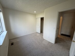 1245 Country Glen Ave NE in Keizer, OR - Building Photo - Building Photo