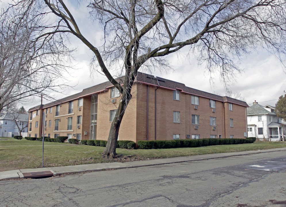 905-911 Neal Ave in Dayton, OH - Foto de edificio