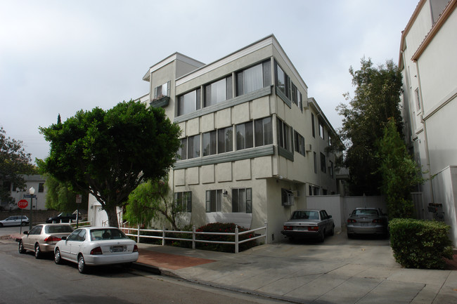 1673 Malcolm Ave in Los Angeles, CA - Foto de edificio - Building Photo