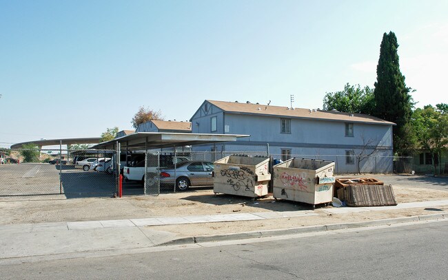 4516-4526 E Harvey Ave in Fresno, CA - Building Photo - Building Photo