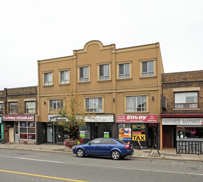 2106-2112 Danforth Ave