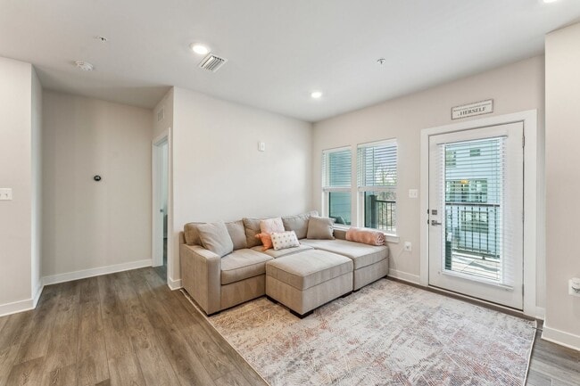 12875 Mosaic Pk Wy in Herndon, VA - Building Photo - Building Photo