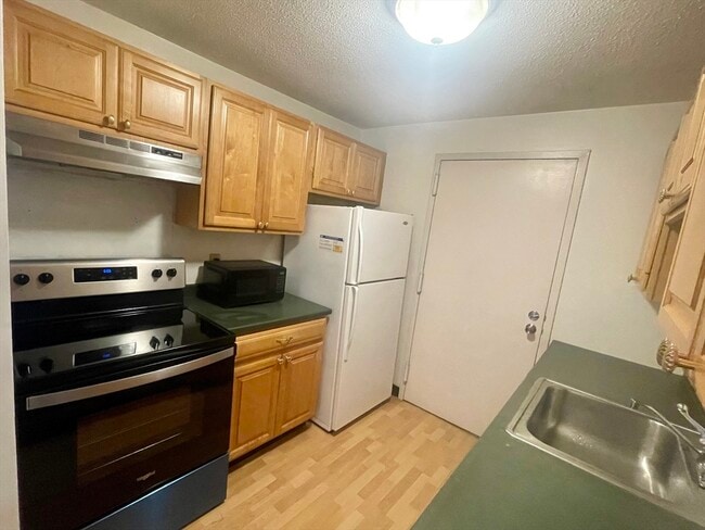 property at 9 Village Rock Ln