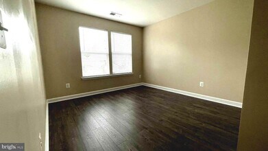 9008 Hanson Grove Ct in Manassas, VA - Building Photo - Building Photo