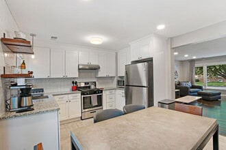 1532 North Ave in Waukegan, IL - Building Photo - Building Photo
