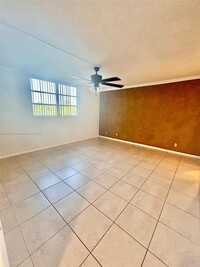 408 NW 68th Ave, Unit 211 in Plantation, FL - Building Photo - Building Photo