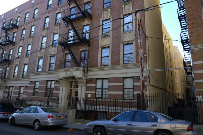 630 E 170th St in Bronx, NY - Foto de edificio - Building Photo