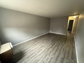 1725 N Farnsworth Ave in Aurora, IL - Building Photo - Building Photo