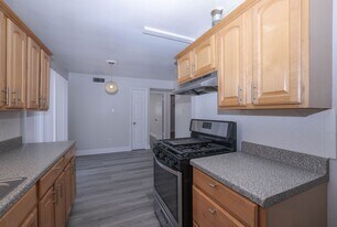 9834 Denning Dr in Houston, TX - Building Photo