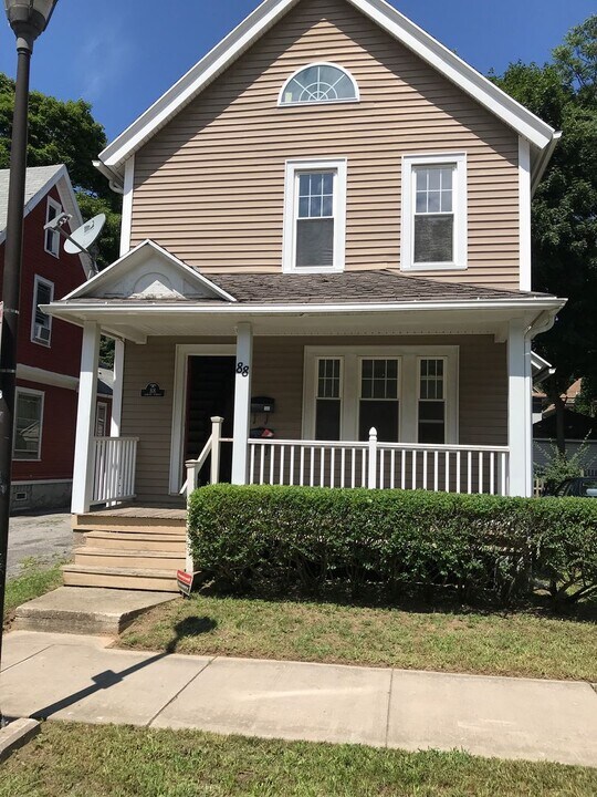 88 Asbury St in Rochester, NY - Building Photo