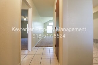 318 E Will Rogers Blvd in Claremore, OK - Building Photo - Building Photo