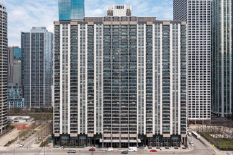 400 E Randolph St in Chicago, IL - Building Photo - Building Photo