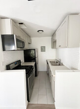 12th Street Apartments in Santa Monica, CA - Building Photo - Building Photo