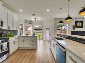 246 Cedar Elm Ln in Sugar Land, TX - Building Photo