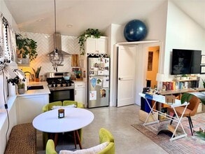 315 Easton Rd in Dallas, TX - Building Photo - Building Photo