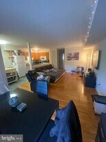 5954 Henry Ave in Philadelphia, PA - Building Photo