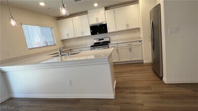 3625 Torres Novas Ln in Henderson, NV - Building Photo - Building Photo