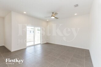 307 Corbel Ln in Eagle Lake, FL - Building Photo - Building Photo