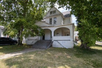 116 S College Ave in Columbia, MO - Building Photo - Building Photo