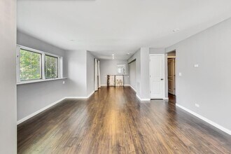 1108 W Northwest Hwy in Arlington Heights, IL - Building Photo - Building Photo
