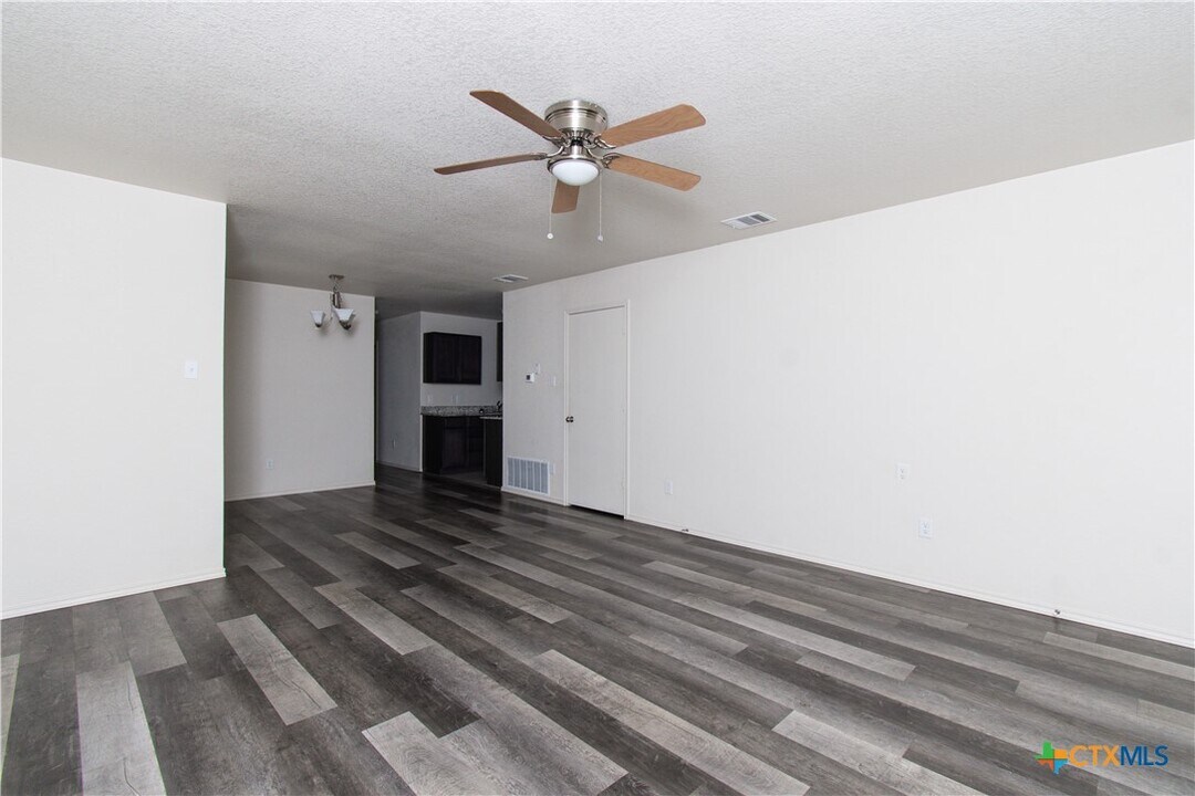 1308 Liberation Ln in Copperas Cove, TX - Foto de edificio