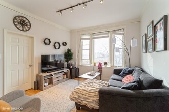 2411 N Talman Ave in Chicago, IL - Building Photo - Building Photo