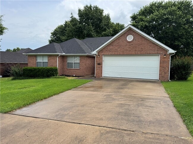 property at 4905 Hawthorne Way