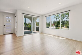 111 Benchmark in Irvine, CA - Building Photo - Building Photo