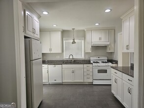 722 Ford Pl in Scottdale, GA - Building Photo - Building Photo