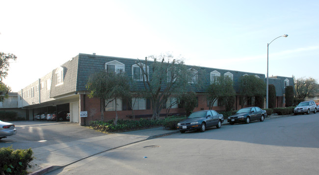 Tiffany Place Apartments in Sunnyvale, CA - Building Photo - Building Photo