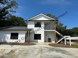 249 N Carter St in Hartwell, GA - Building Photo