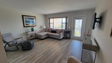 131 Doolen Ct in North Palm Beach, FL - Building Photo - Building Photo