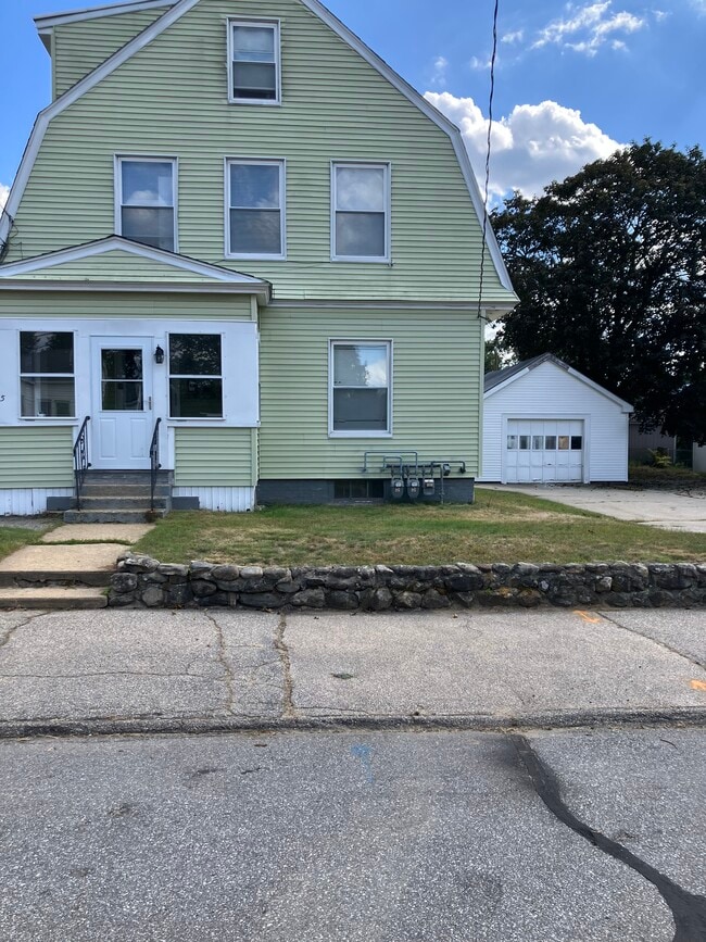 635 Shasta St, Unit 2 in Manchester, NH - Building Photo - Building Photo