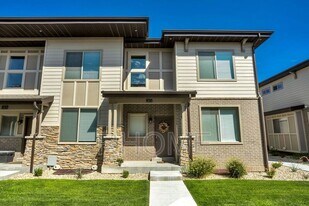 12682 S Doc Sorenson Ln in Riverton, UT - Building Photo