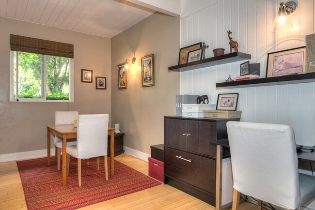 2325 Kansas Ave, Unit 1 in Santa Monica, CA - Foto de edificio - Building Photo