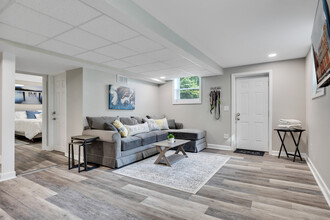 4340 Lake Laurel Dr SE, Unit B in Smyrna, GA - Building Photo - Building Photo