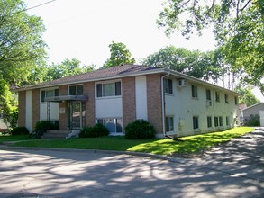 1621 Taylor St NE in Minneapolis, MN - Building Photo - Building Photo