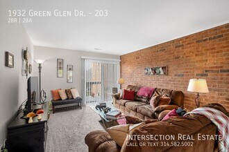 1932 Green Glen Dr in Kirkwood, MO - Building Photo - Building Photo