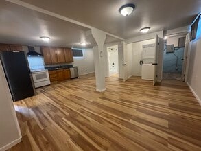 11121 SE 31st Ave, Unit b in Milwaukie, OR - Building Photo - Building Photo