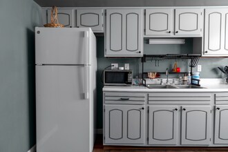 261 Holy Cross Rd in Colchester, VT - Foto de edificio - Building Photo